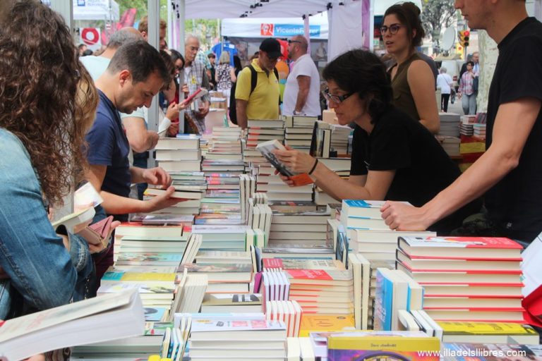 LLIBRES Emocions i sensacions dels escriptors en la celebració de Sant Jordi