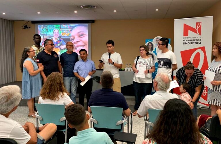 El Servei Local de Català finalitza temporada dels cursos de català per a adults