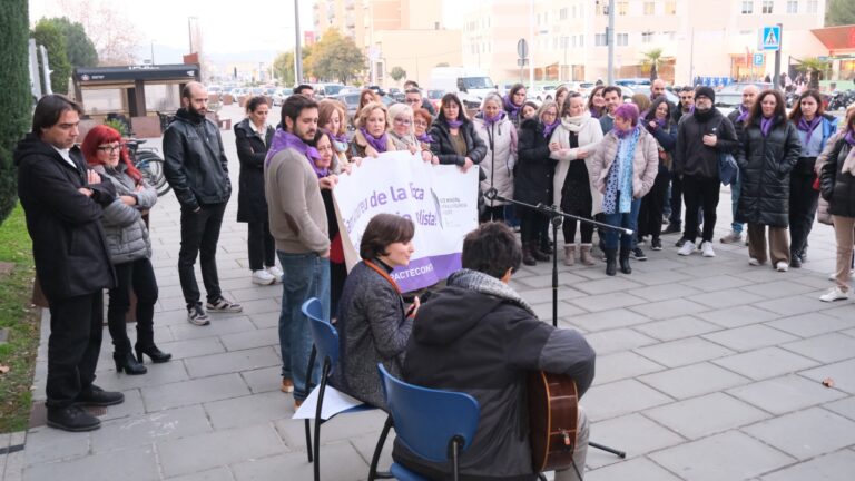 Sant Andreu de la Barca condemna de nou la violència masclista en l’Espai ciutadà del mes de febrer