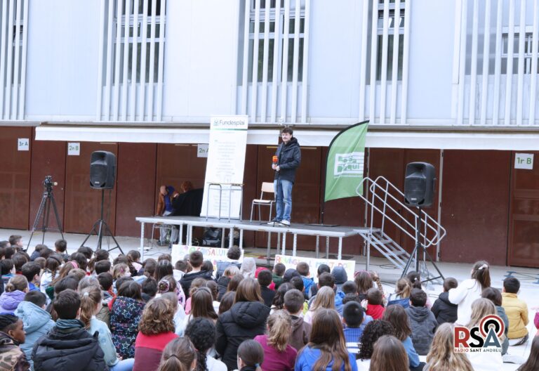 Miki Núñez visita dues escoles de Sant Andreu de la Barca per promocionar l’alimentació saludable i de proximitat