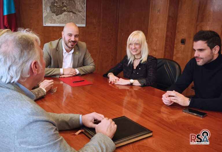 Reunió entre Marc Giribet i la delegada del Govern de la Generalitat a Barcelona, Pilar Díaz a l’Ajuntament de Sant Andreu de la Barca