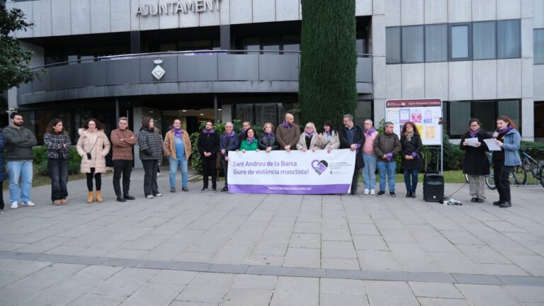 Sant Andreu de la Barca condemna de nou la violència masclista en l’Espai ciutadà
