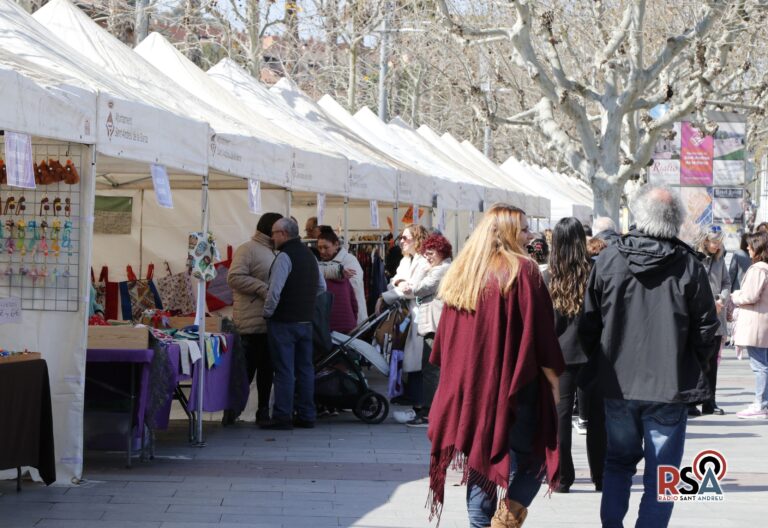 El bon temps fa possible finalment, la celebració de la nova Fira al Carrer