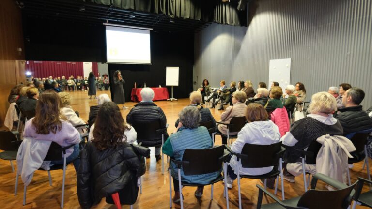 La pressió estètica que pateixen les dones a debat